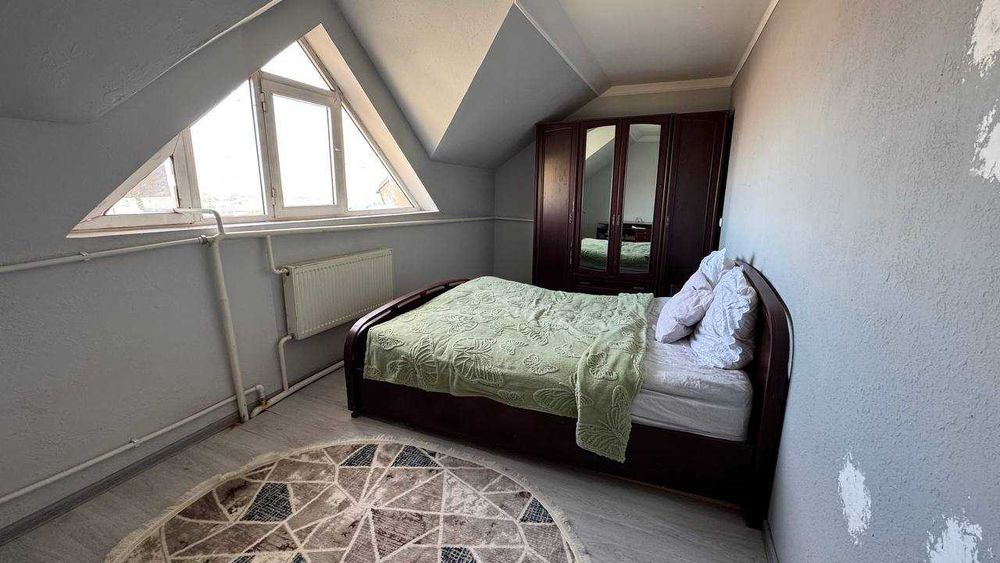 Фрунзиский KIUF 4 қаватда 5 хонали квартира сотилади.ID: 1496