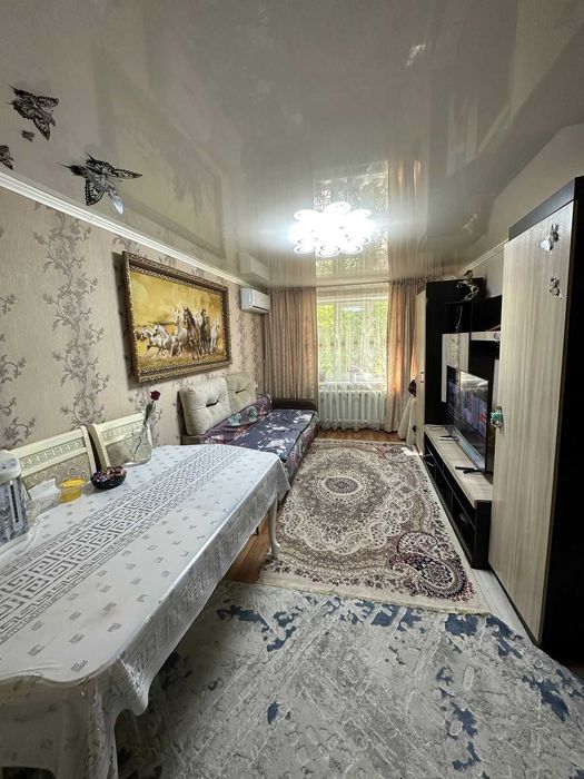 Продаю 3 комнатную квартиру р-н Парка победы Изолированные комнаты!!