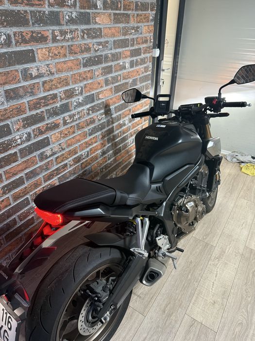 Honda cb650r ca noua 2450km