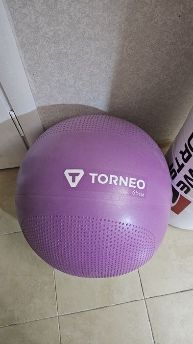 Большой мяч 65 см диаметром