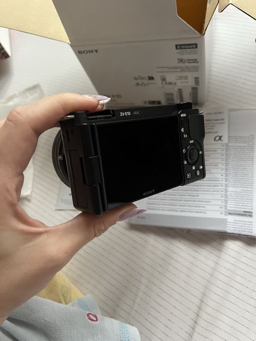 Sony ZV-E10 + обектив Sony SEL 16-50mm f/3.5-5.6 PZ