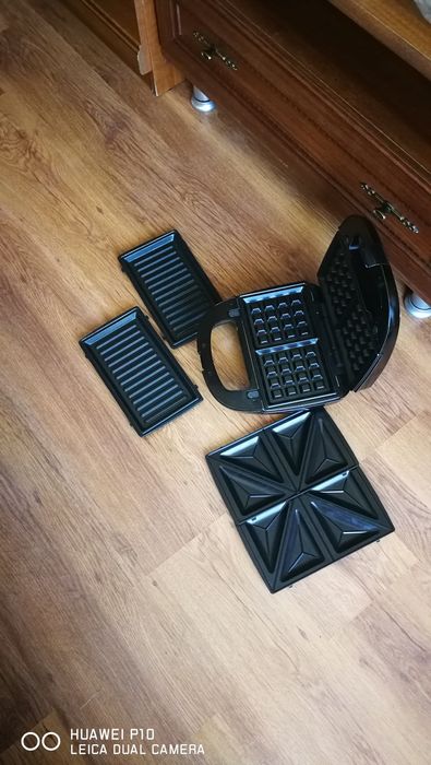 Продавам тостер и гофретник на фирма Silvar crest