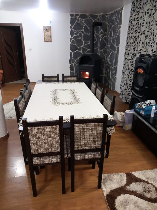 Mese de diferite dimensiuni