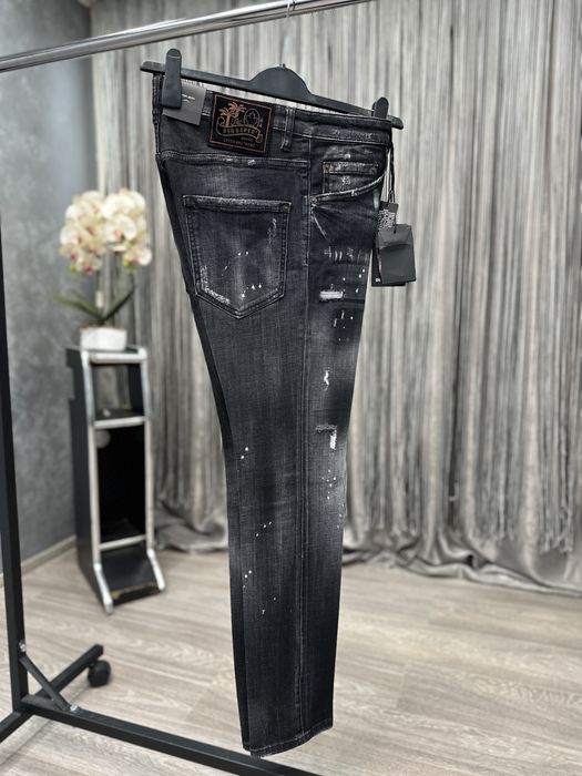 Blugi Dsquared. Marimi: 44/46/48/50/52/54