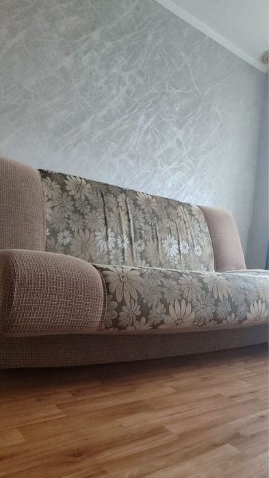 Продам Диван  дешево