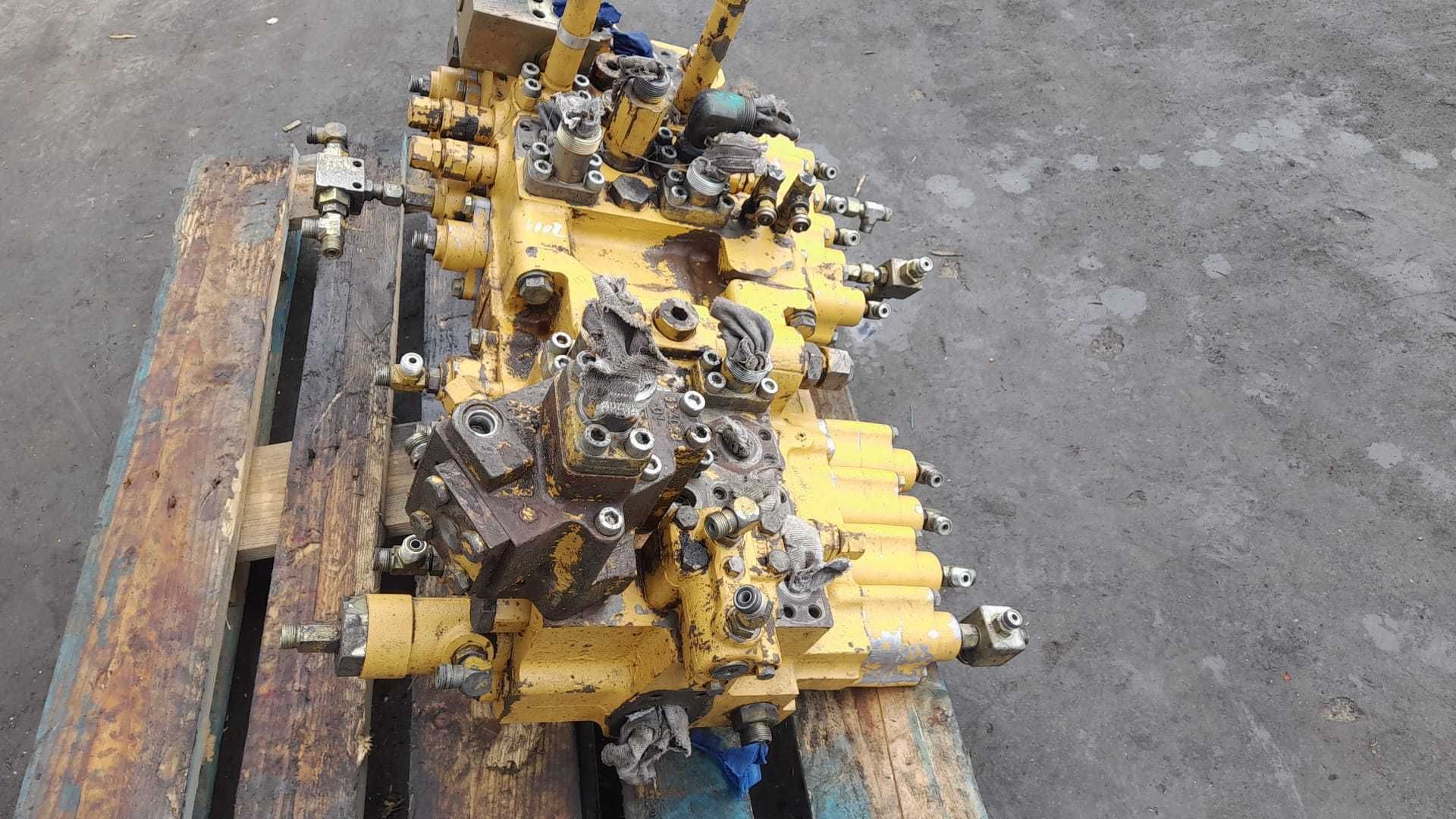 Distribuitor hidraulic excavator Caterpillar 325 , 121-1416