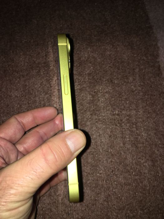Vand iPhone 14 Yellou