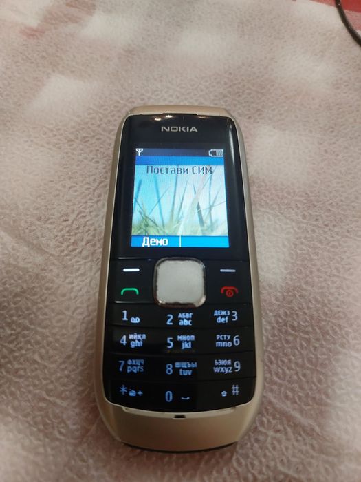 Nokia 1800 със зарядно