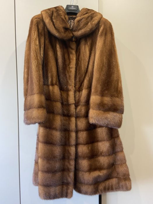 Продам шубу норковую