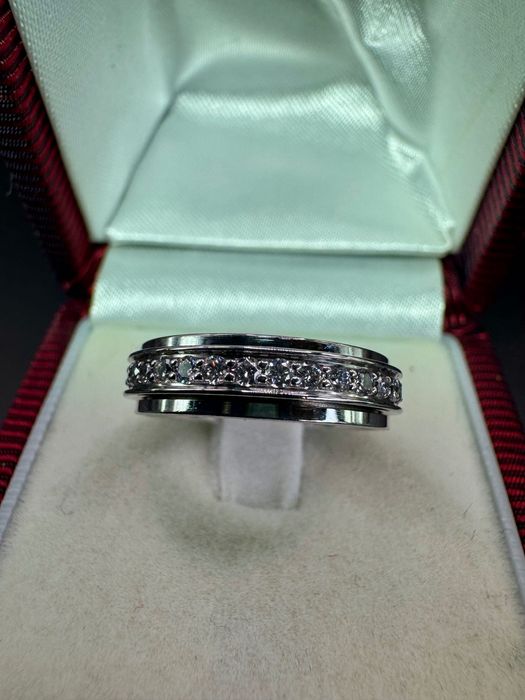 PIAGET златен пръстен с диаманти, 48