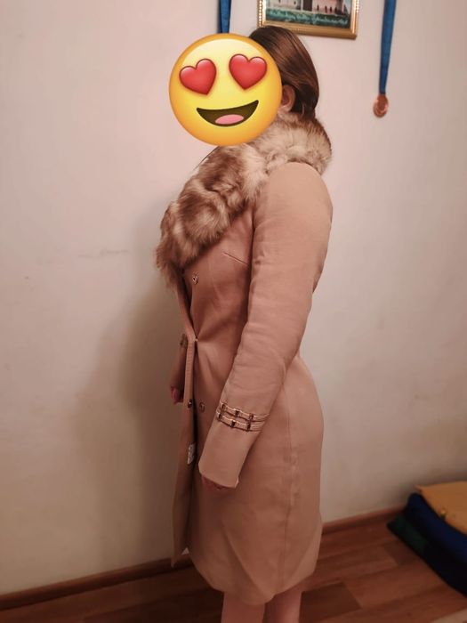 Продам польто воротник натуральный