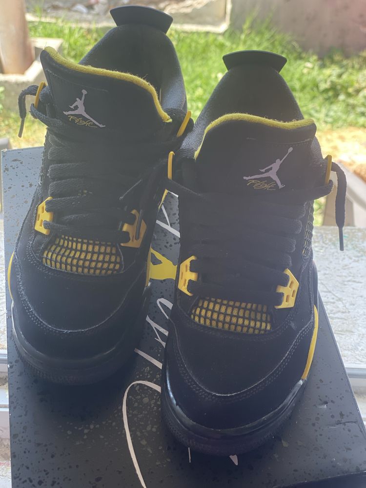 adidasii Air jordan4 noi in cutie predare personala