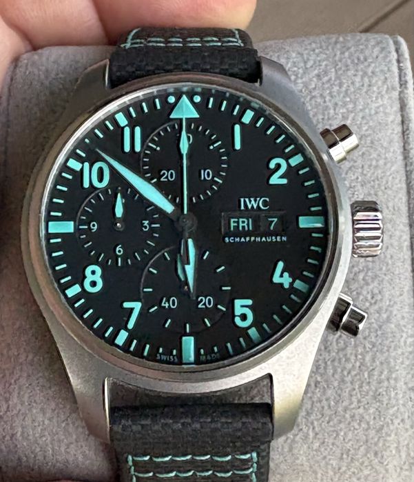 Vand ceas IWC editie limitata AmgPetronas Merceses Lewis Hamilton team