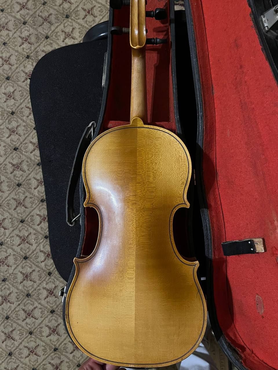 Скрипка Чехское Antonius Stradivarius, Cremonensis Faciebat Anno 1713»