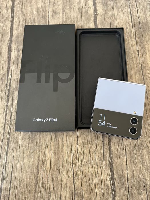 Идеал Samsung Galaxy Z Flip 4 128GB