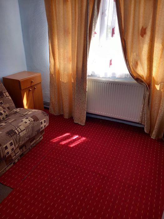 Vând apartament cu 3 camere în orașul Bumbești-Jiu