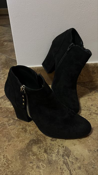 Ghetuțe cu toc damă