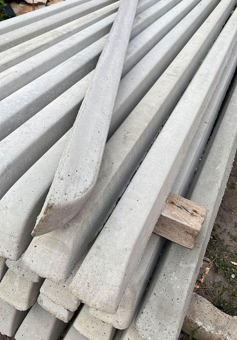 Stâlpi beton / spalieri vie /  gard