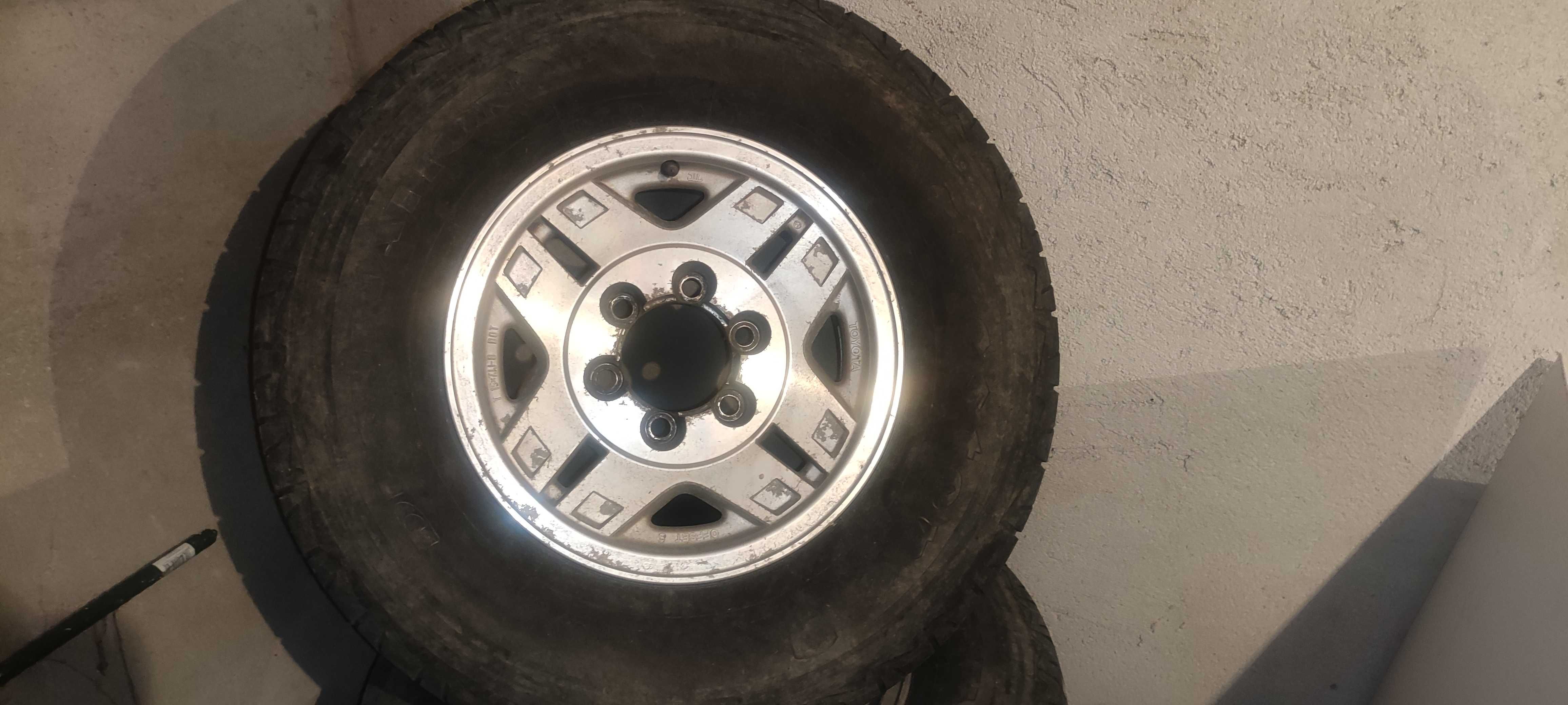 Гуми за джип с джанти Firestone 265/70/15
