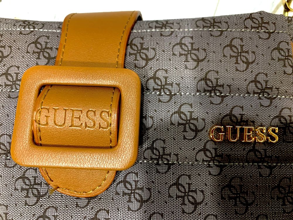 Дамска Чанта Guess