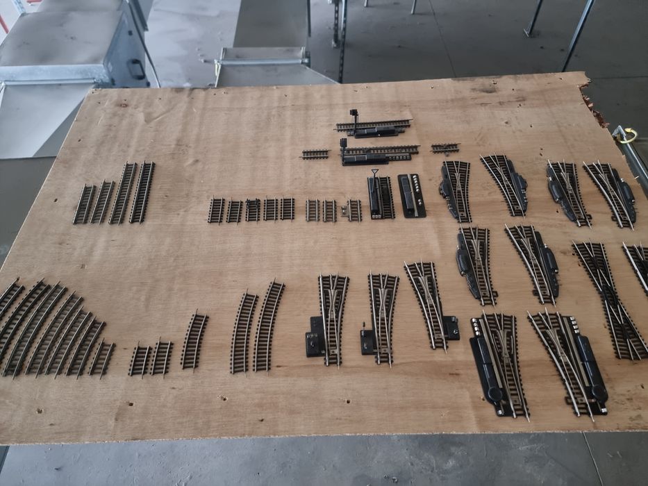 Продавам релси за влакчета мащаб 1:87 П профил