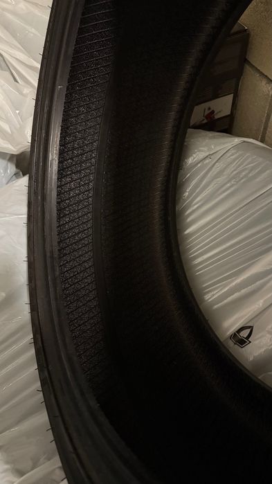 4 гуми 245/40R20-Joyroad Sport RX6 и 275/35R20-Delmax Ultima Sport
