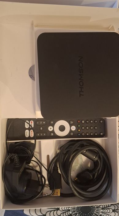 Mediaplayer THOMSON Streaming Box 240 cu Google TV.