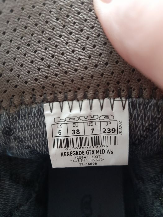 LOWA RENEGADE gore tex обувки 38 номер.