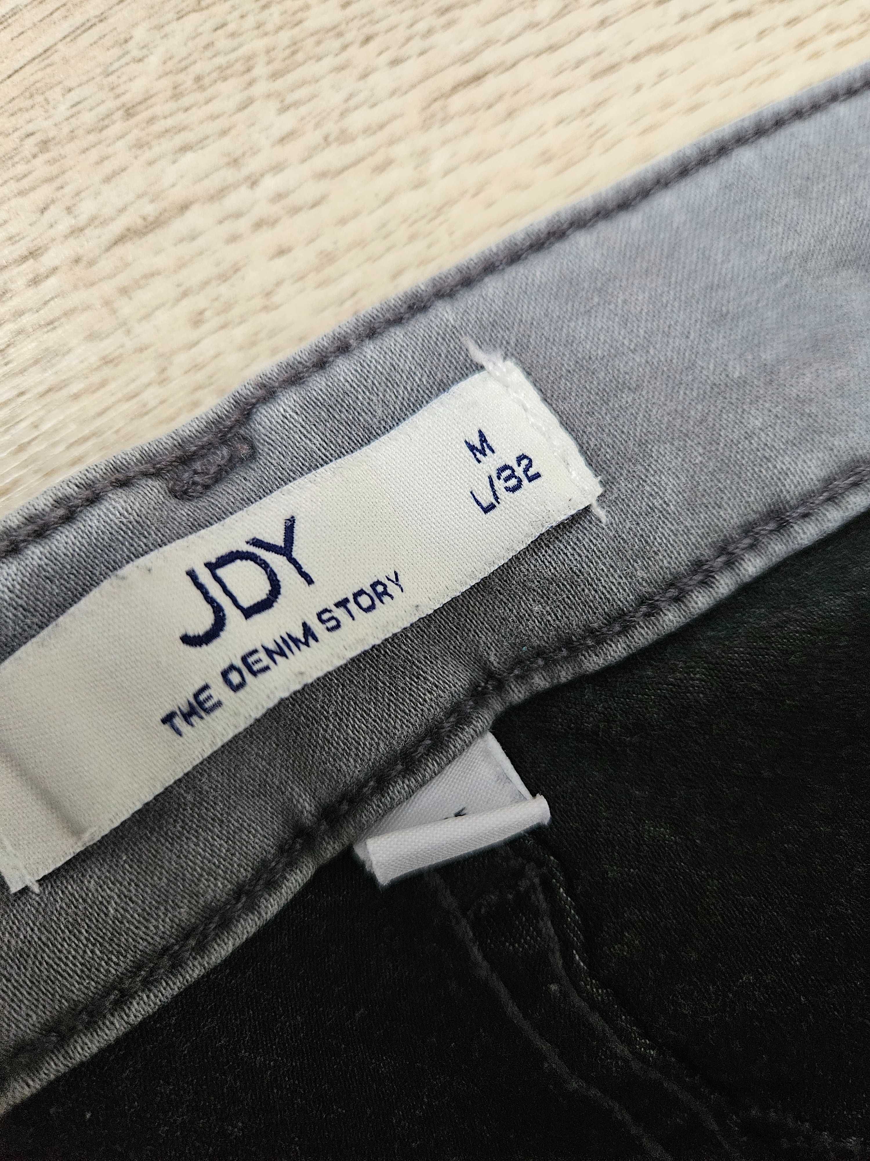 Blugi JDY aproape noua