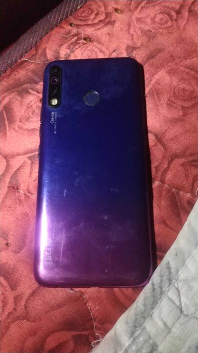 Продам телефон техно Камон 12