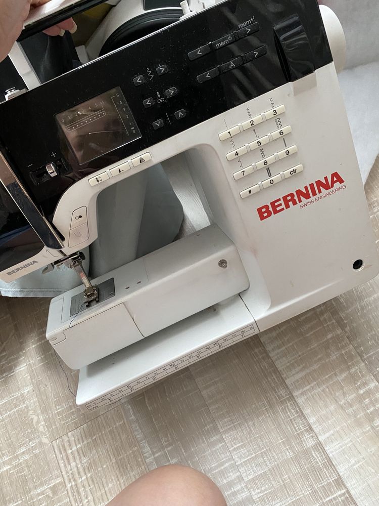 Продам швейную машинку BERNINA 380
