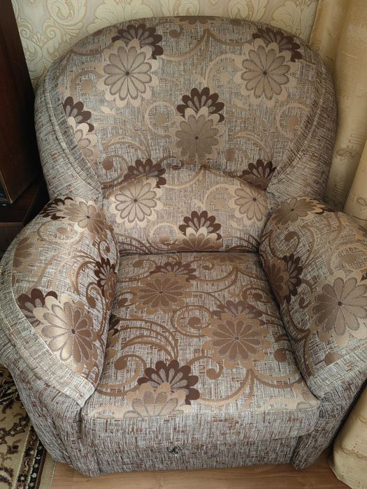 Продаются 2 кресла