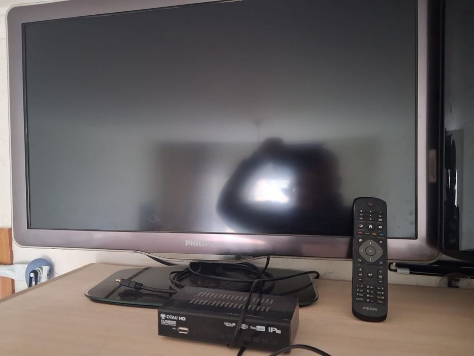 Продам б/у телевизор philips
