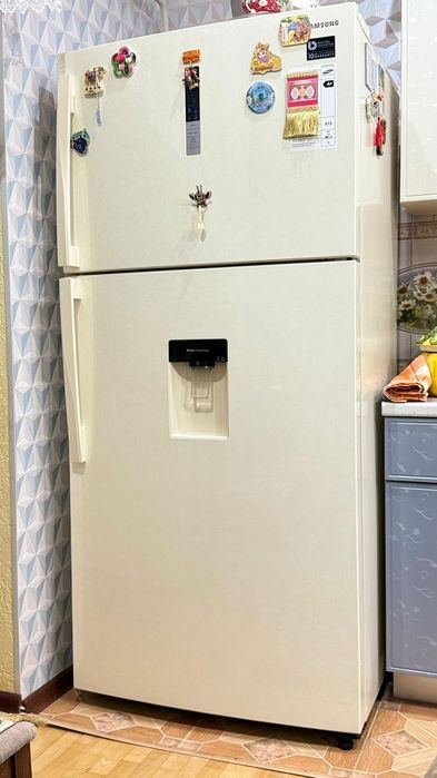 Холодильник Samsung RT5982ATBEF