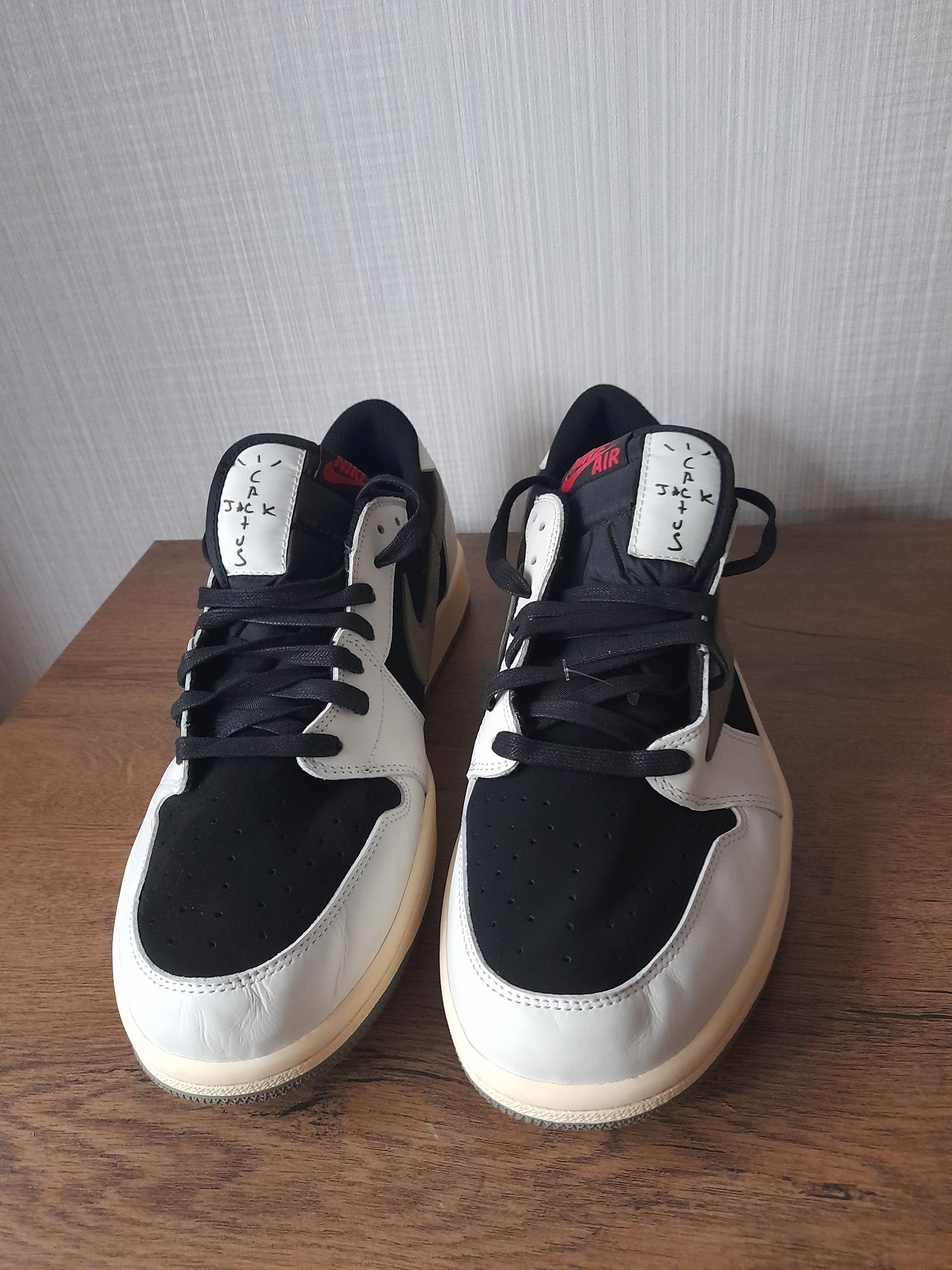 Jordan Retro Travis Scott кецове 47.5 номер.