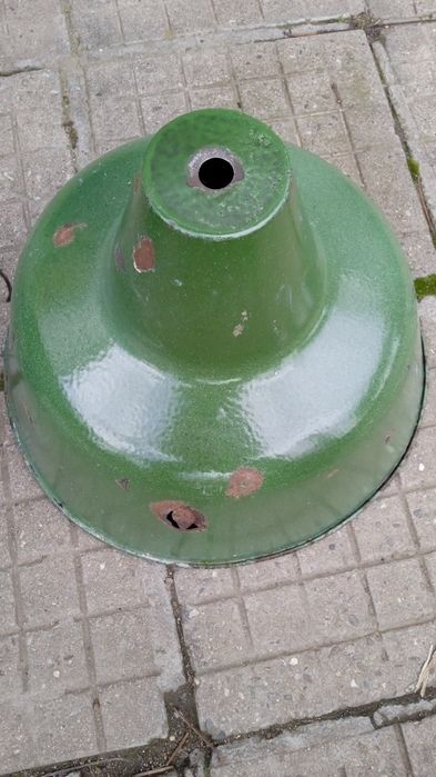 Стара емайлирана лампа
