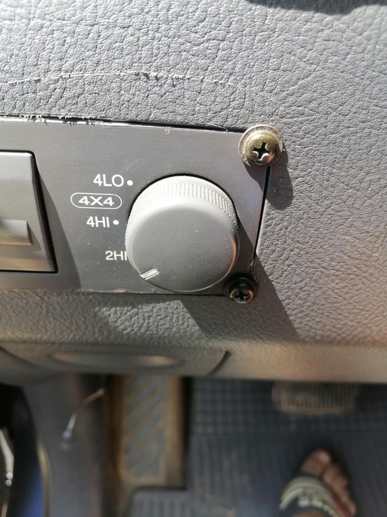 Vând KIA sorento autoutilitara în acte schimb