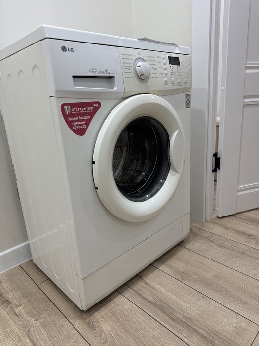Продам стиральную машину на запчасти LG