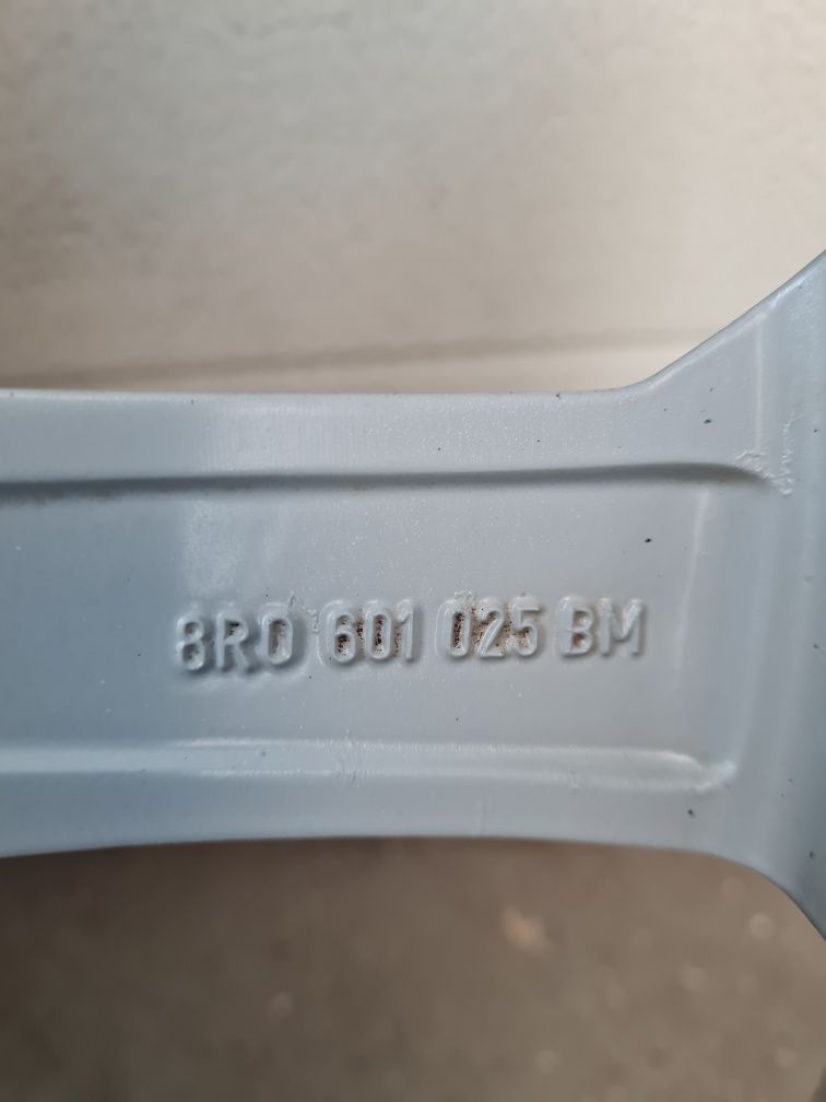 Оригинални джанти за АУДИ AUDI VW SEAT SKODA R18 5x112 ET39 8J