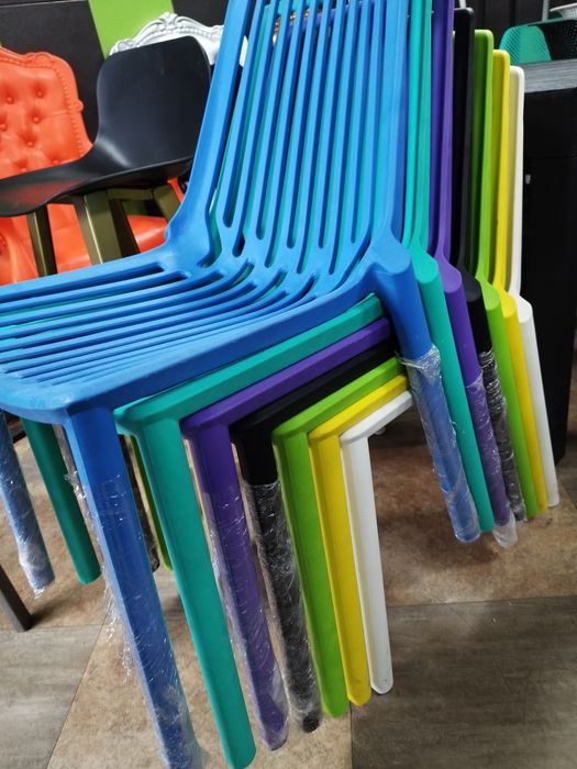 Стулья для кафе ,ресторанов,школы