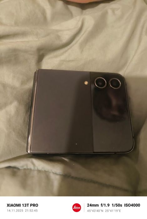 Telefon z flip 4 titanium premiun ca nou