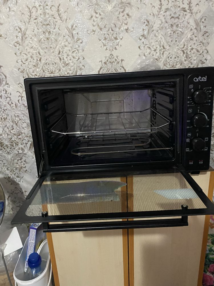 продам Духовку В идаельном состояний. Почти новая.