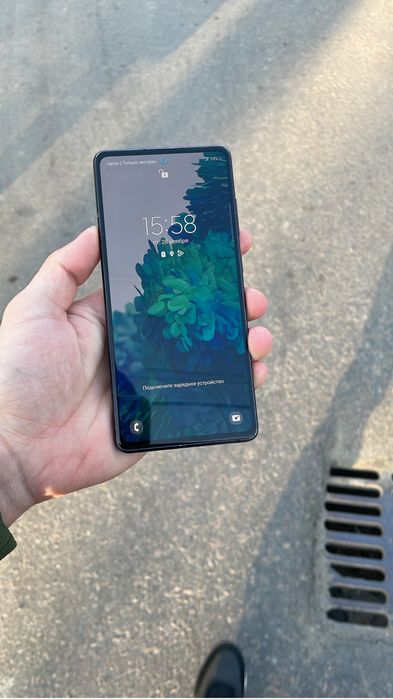 Продам телефон Samsung S20Fe 128Gb