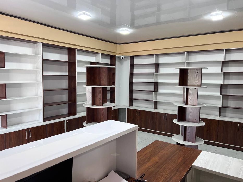 Китоб дукон учун ясалган полкалар