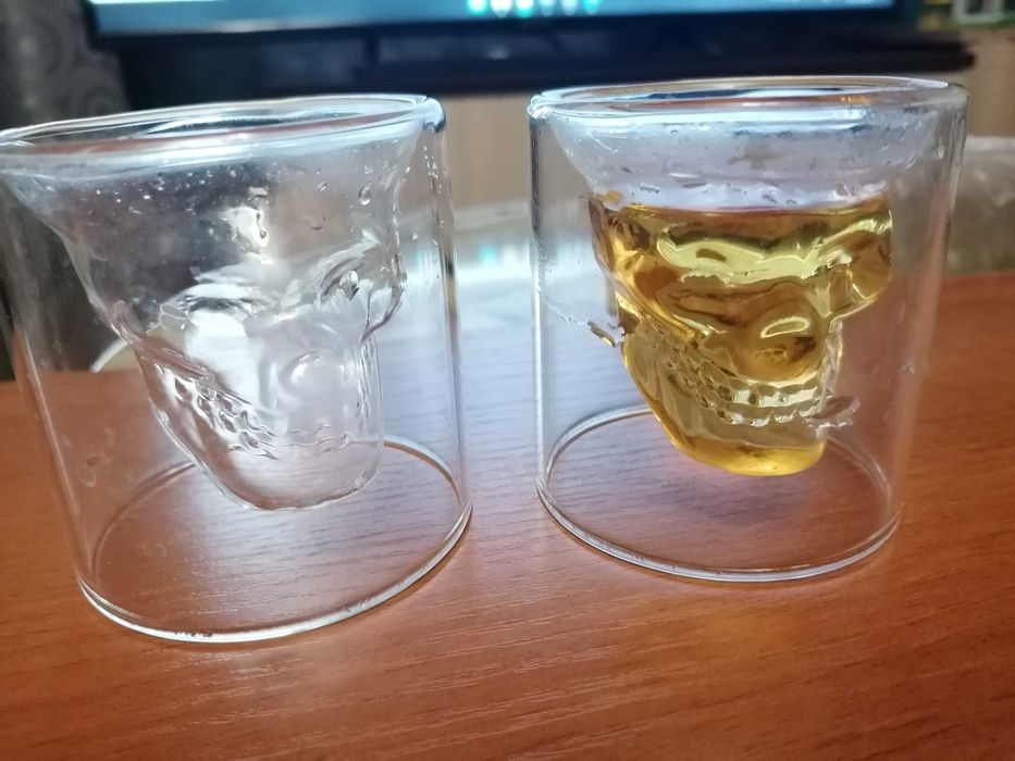 Чаши във формата на череп