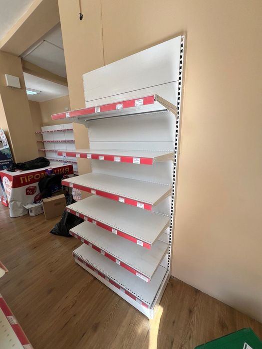Стелажи за магазин