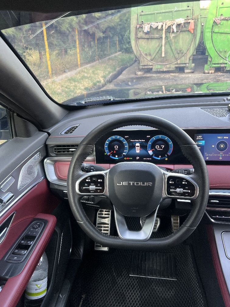 Jetour x 70 plus