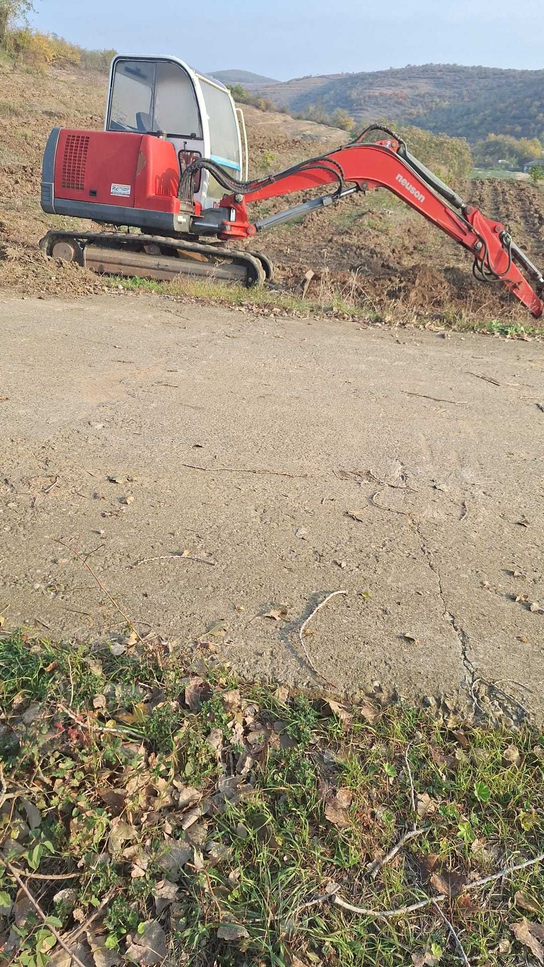 Inchiriez miniexcavator 5t - sapaturi
