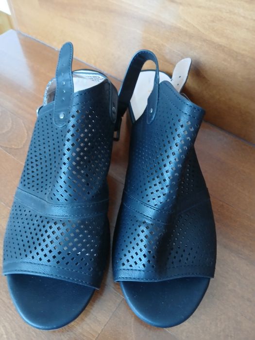 Sandale de dama in bune condiții