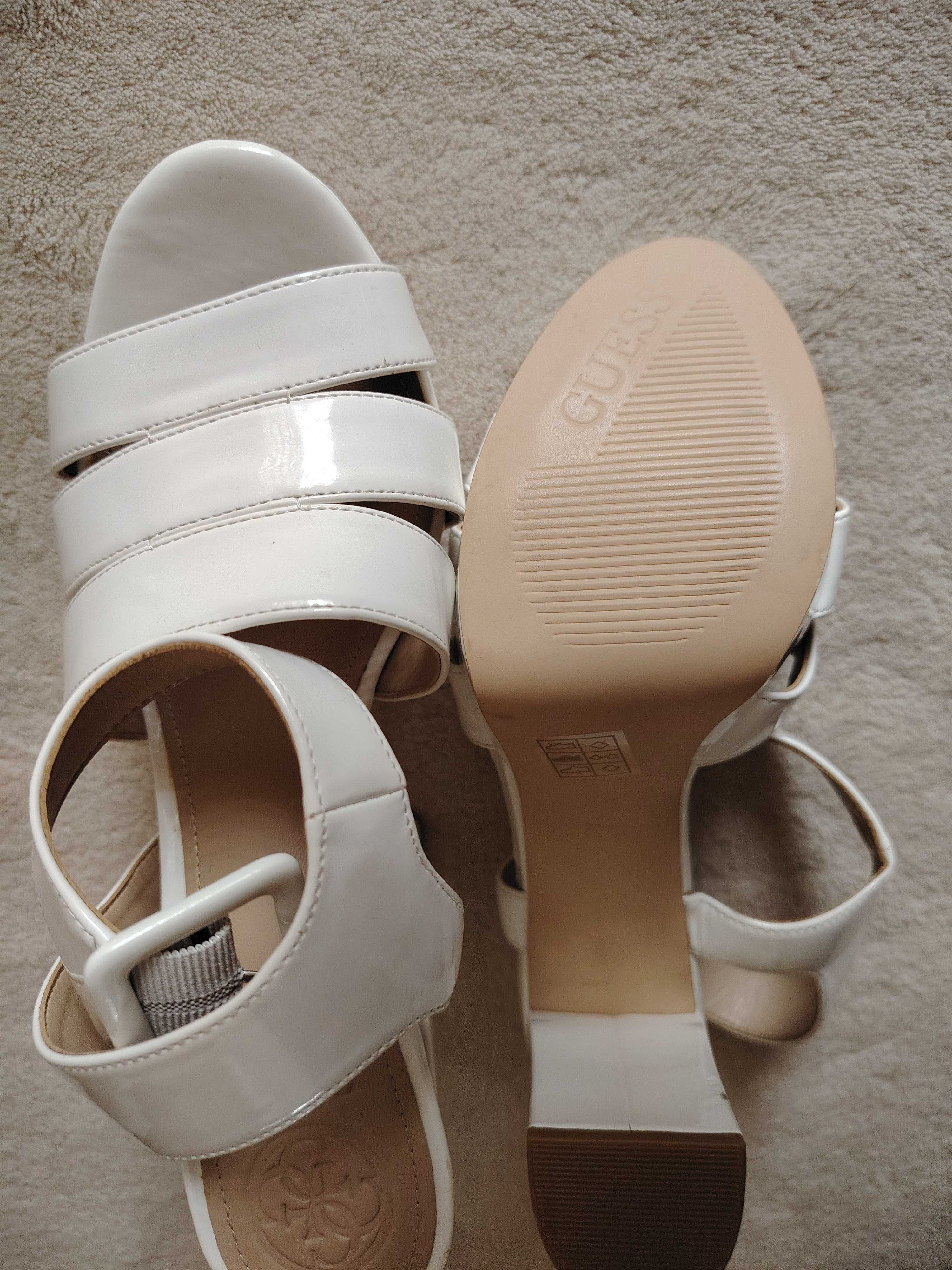 Дамски сандали "Guess"